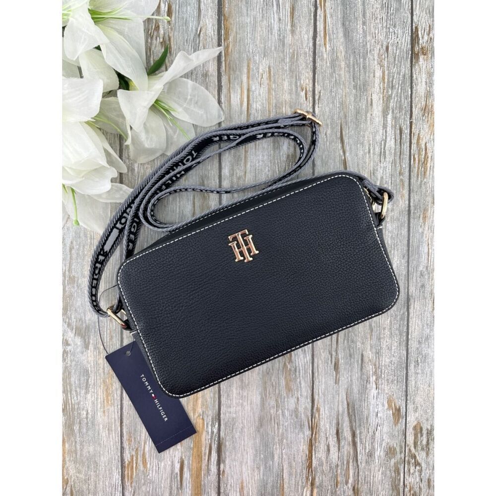 Tommy Hilfiger Black Pebbled Crossbody Camera Bag Purse